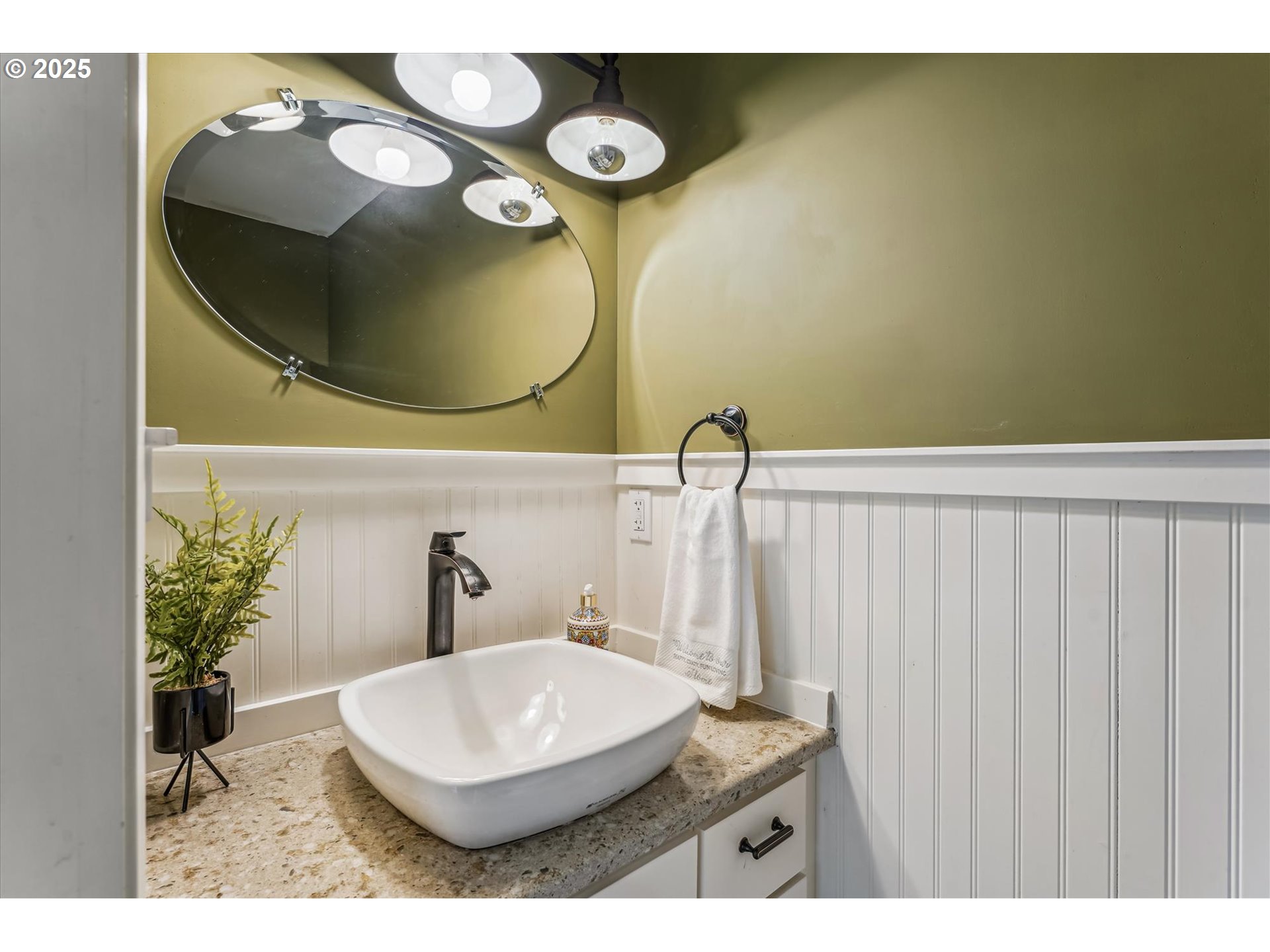 Forest Grove, Oregon, 97116, United States, 3 Bedrooms Bedrooms, ,2 BathroomsBathrooms,Residential,For Sale,1917976