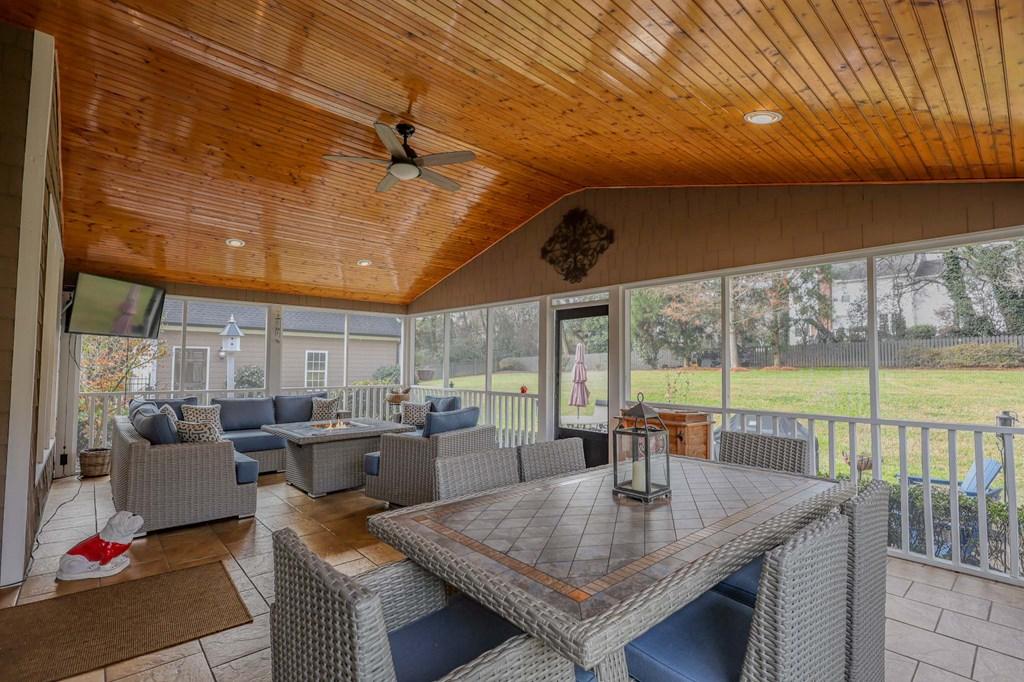 DALTON, Georgia, 30720, United States, 4 Bedrooms Bedrooms, ,4 BathroomsBathrooms,Residential,For Sale,2003034