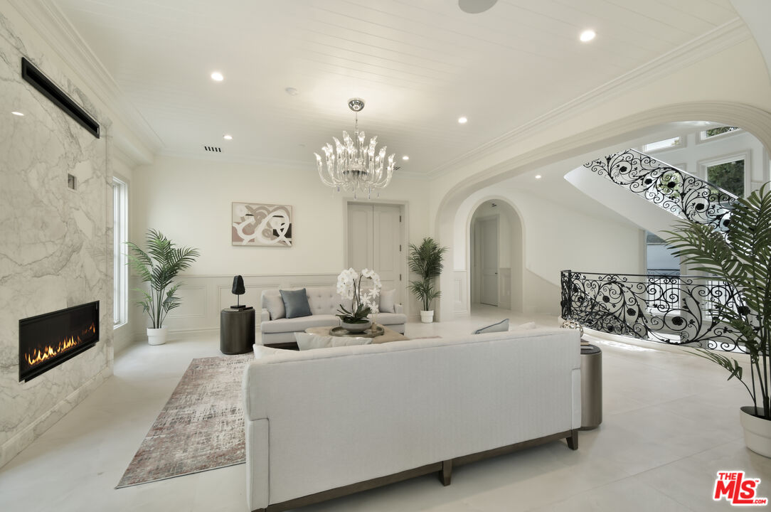 Santa Monica, California, 90402, United States, 5 Bedrooms Bedrooms, ,7 BathroomsBathrooms,Residential,For Sale,1838170