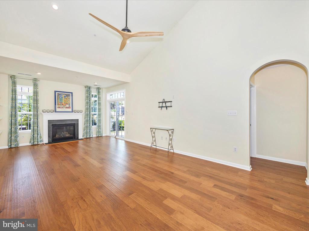 Frederick, Maryland, 21703, United States, 3 Bedrooms Bedrooms, ,3 BathroomsBathrooms,Residential,For Sale,1935549