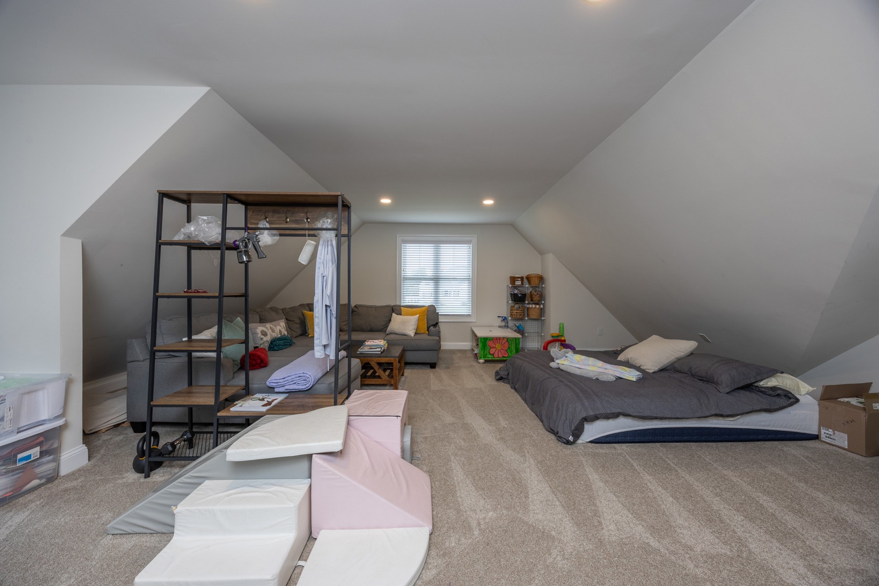  28 Queen Anne Court - 物件實景