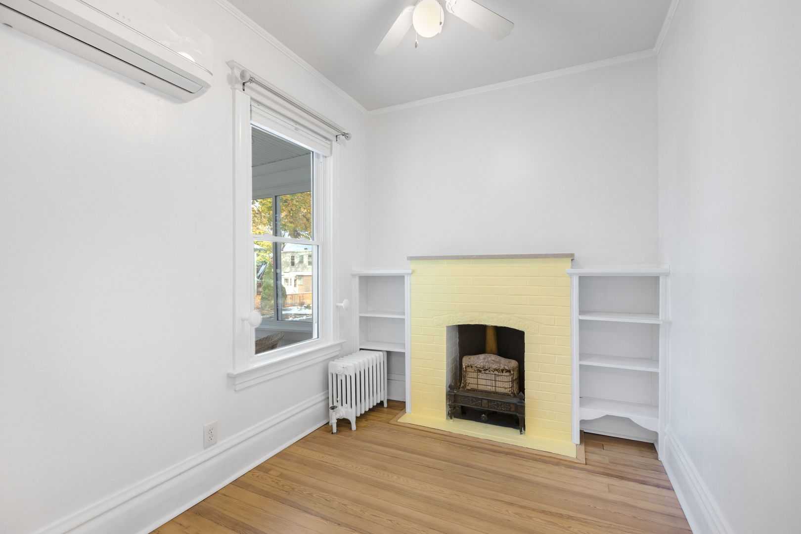 Lake Forest, Illinois, 60045, United States, 3 Bedrooms Bedrooms, ,2 BathroomsBathrooms,Residential,For Sale,1992856