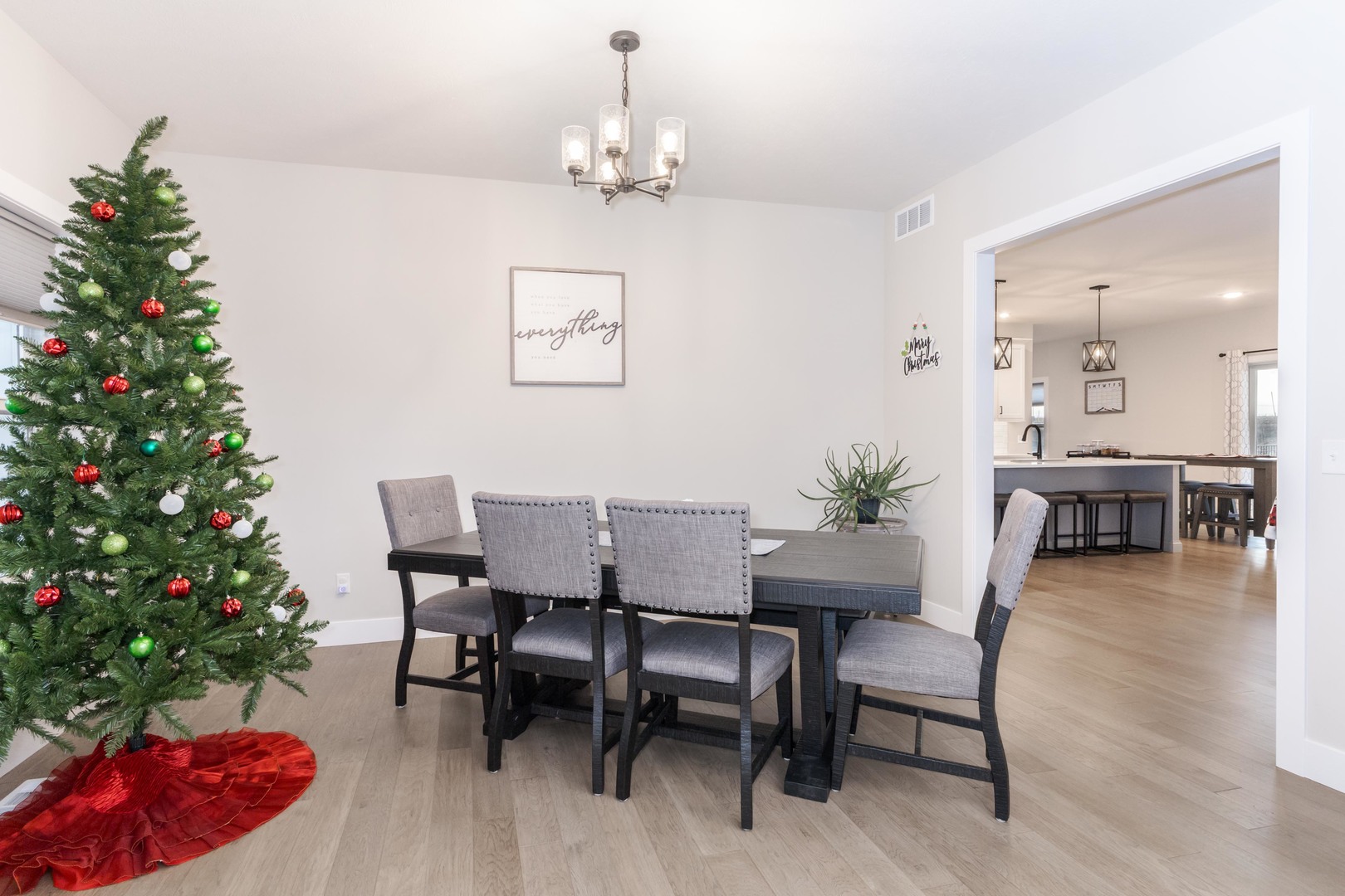 Bloomington, Illinois, 61705, United States, 4 Bedrooms Bedrooms, ,4 BathroomsBathrooms,Residential,For Sale,1996061