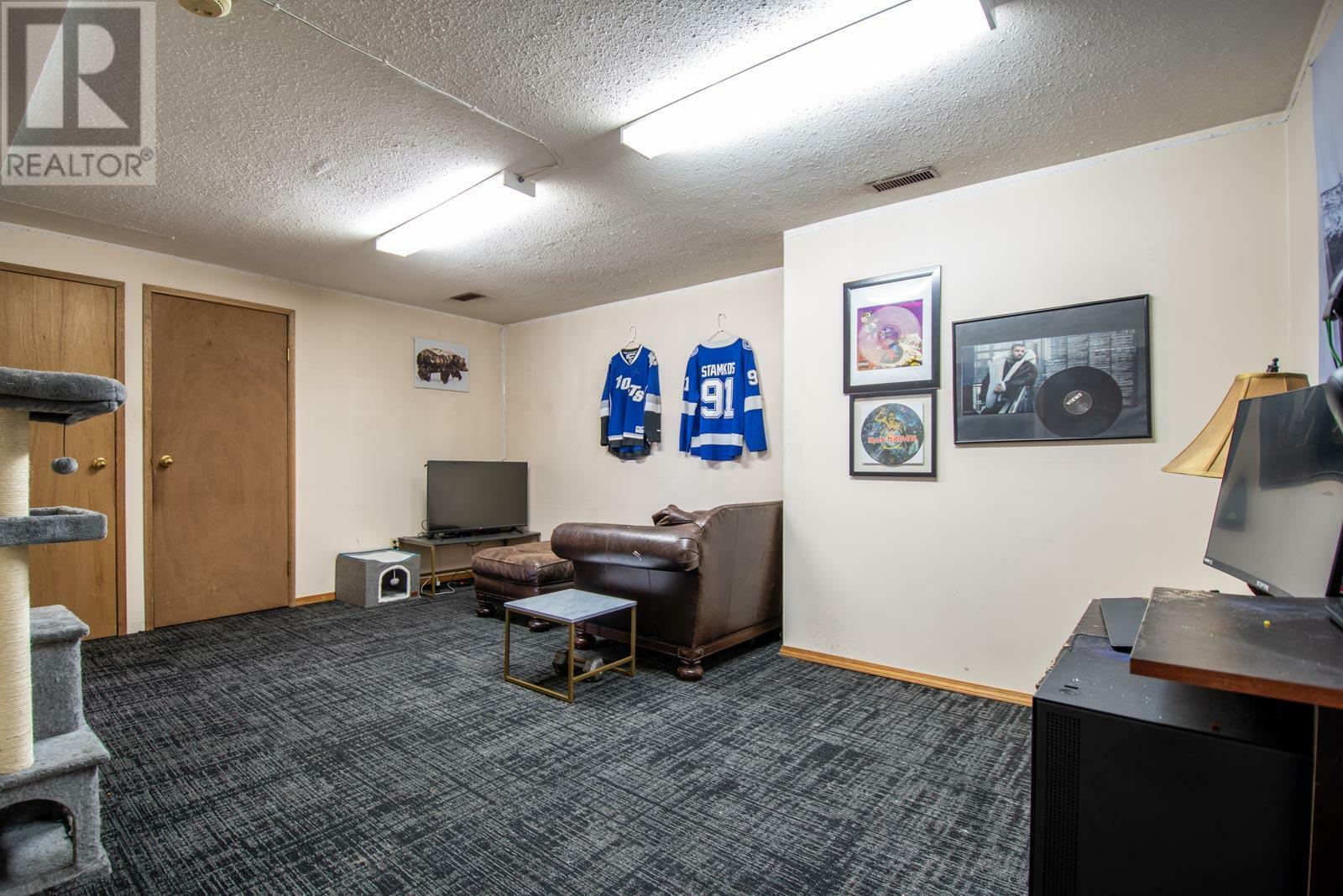 SPALLUMCHEEN, British Columbia, V4Y 0S8, CA, 6 Bedrooms Bedrooms, ,2 BathroomsBathrooms,Residential,For Sale,1838757