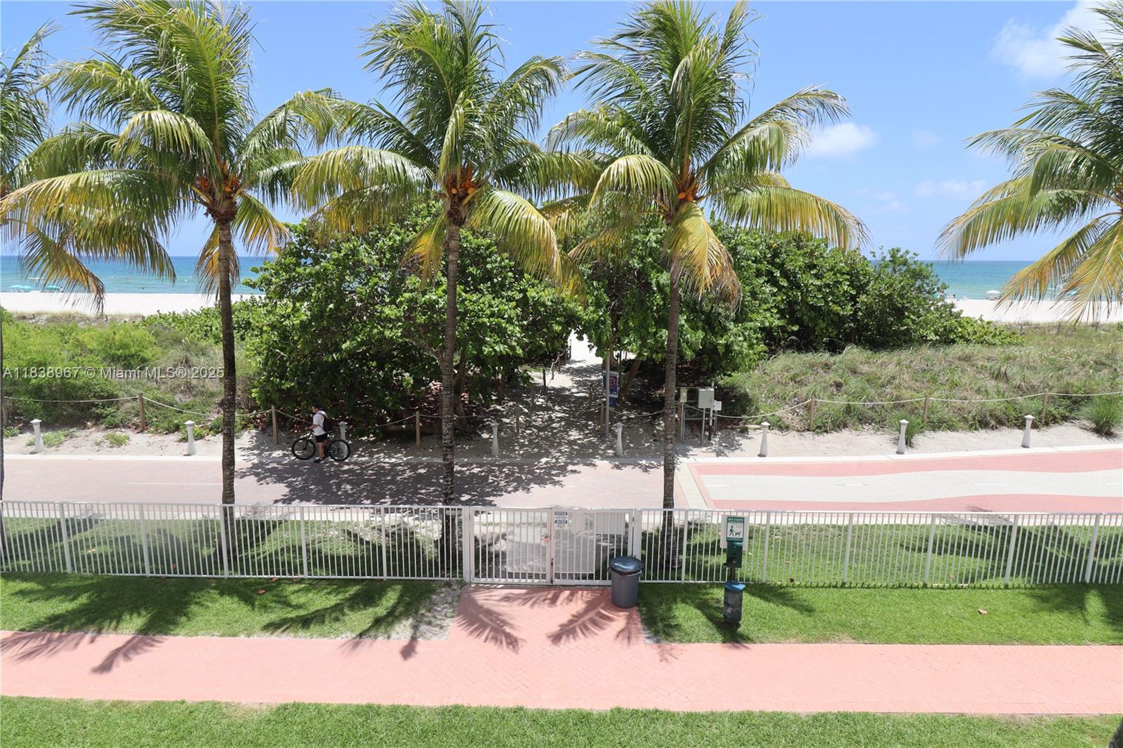 Miami Beach, Florida, 33140, United States, 2 Bedrooms Bedrooms, ,2 BathroomsBathrooms,Residential,For Sale,1890923