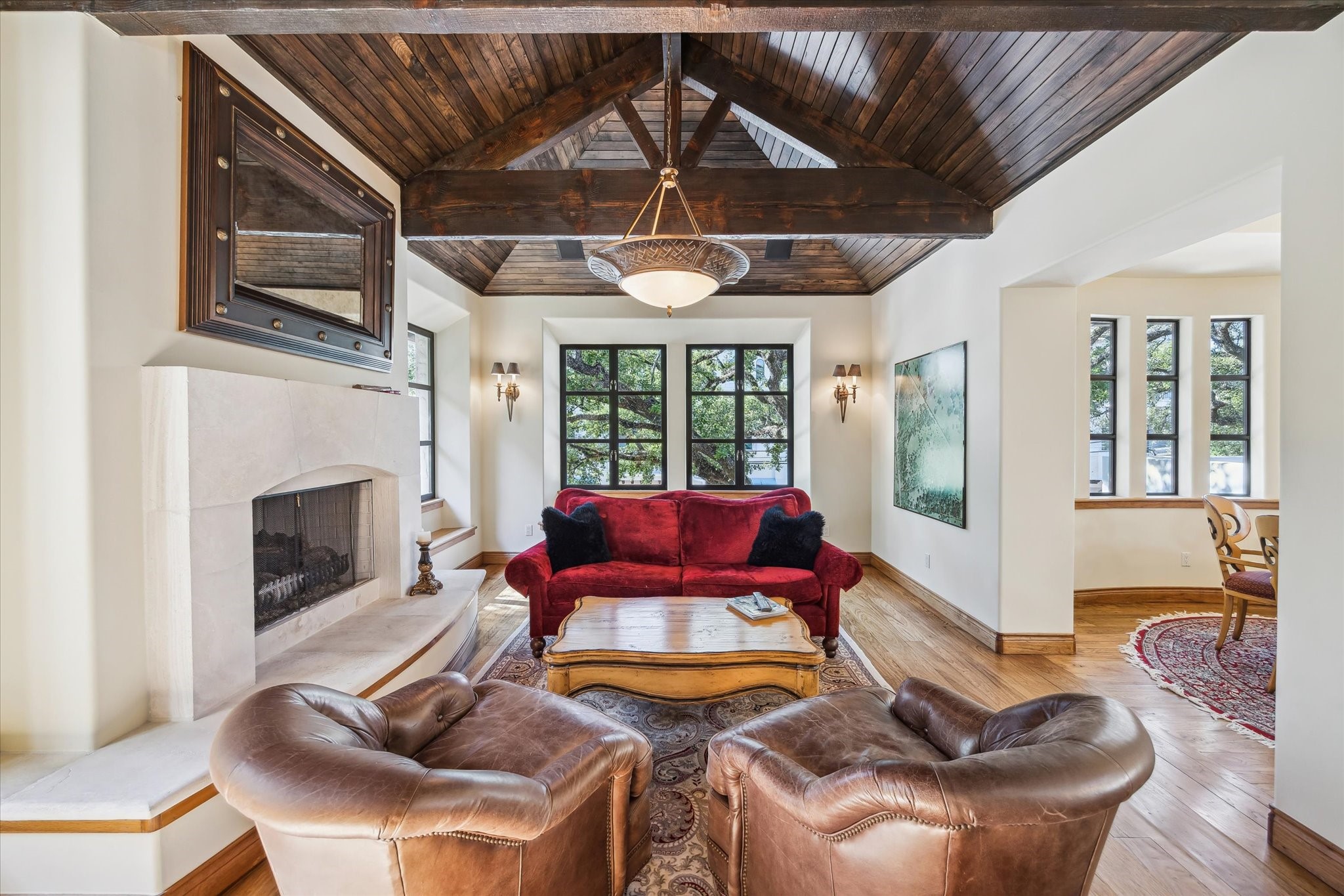  4320 Dickson - 物件實景