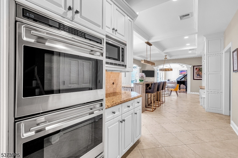 Bernardsville Boro, New Jersey, 07924, United States, 5 Bedrooms Bedrooms, ,8 BathroomsBathrooms,Residential,For Sale,1910791