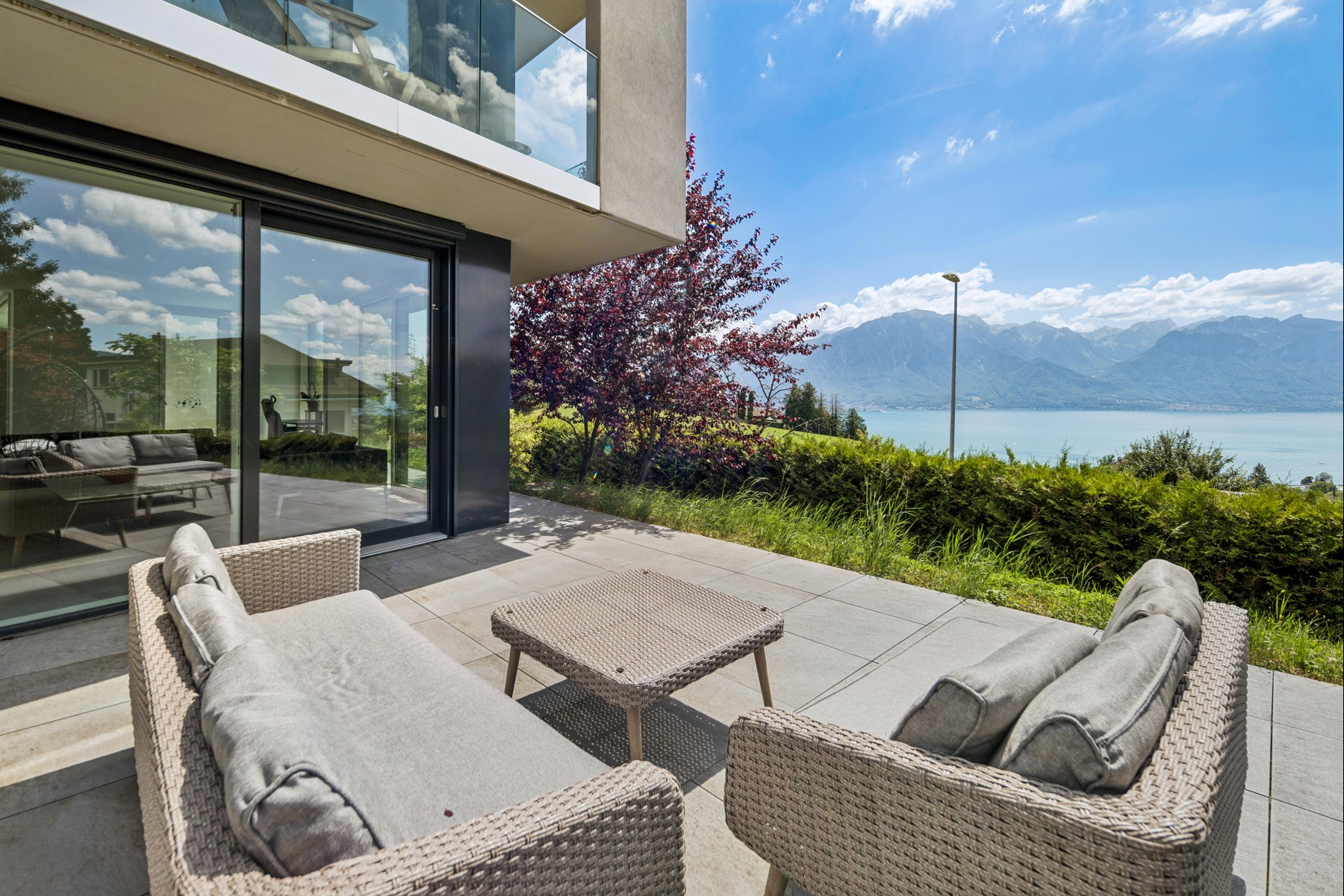  Panoramic view from this contemporary villa - 物件實景
