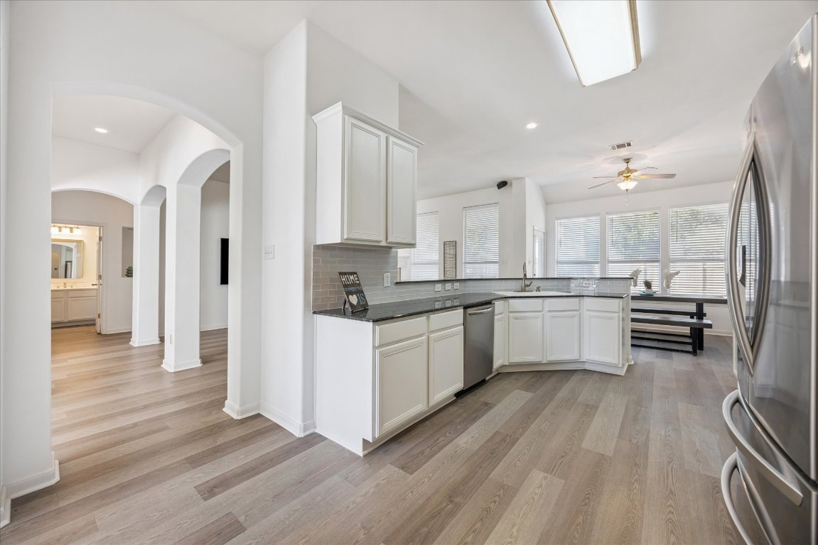 Austin, Texas, 78749, United States, 3 Bedrooms Bedrooms, ,2 BathroomsBathrooms,Residential,For Sale,1897269