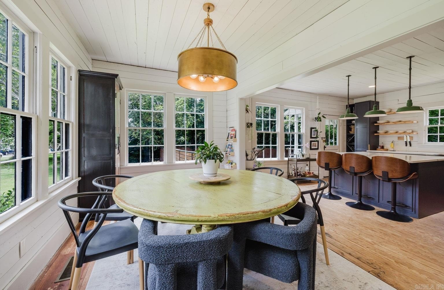 Benton, Arkansas, 72015, United States, 5 Bedrooms Bedrooms, ,3 BathroomsBathrooms,Residential,For Sale,1978778