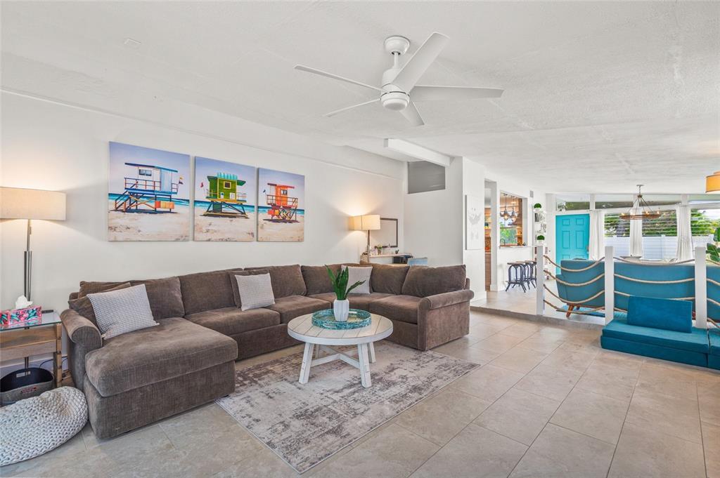 Sarasota, Florida, 34234, United States, 2 Bedrooms Bedrooms, ,2 BathroomsBathrooms,Residential,For Sale,1838237