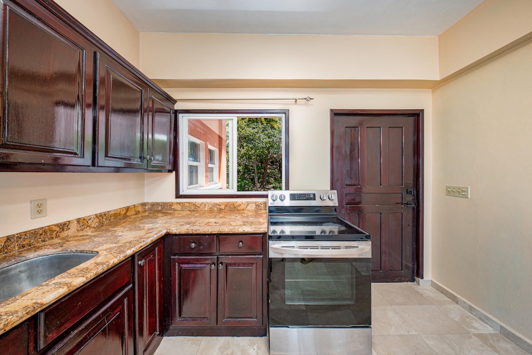  Move-in-Ready 2B Condo with Stunning Ocean Views, Brick Bay - 物件實景