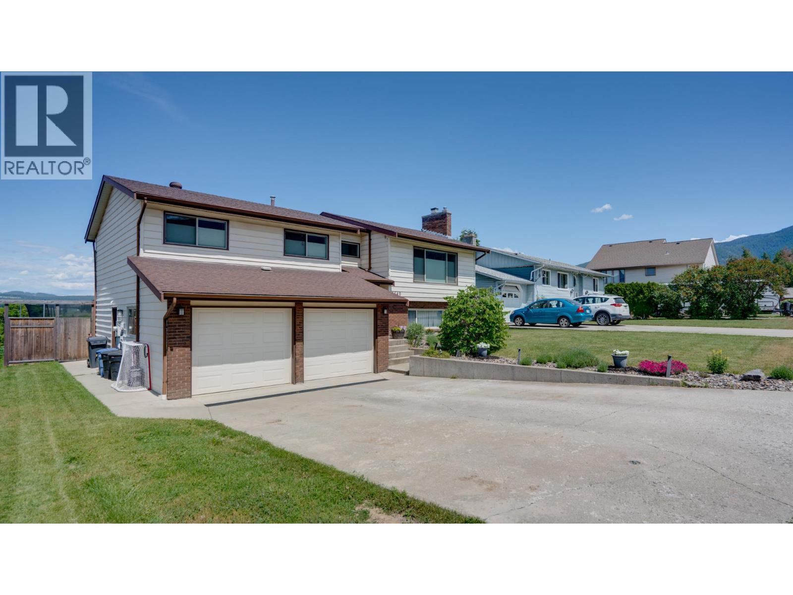 ARMSTRONG, British Columbia, V4Y 0B3, CA, 4 Bedrooms Bedrooms, ,2 BathroomsBathrooms,Residential,For Sale,1950406