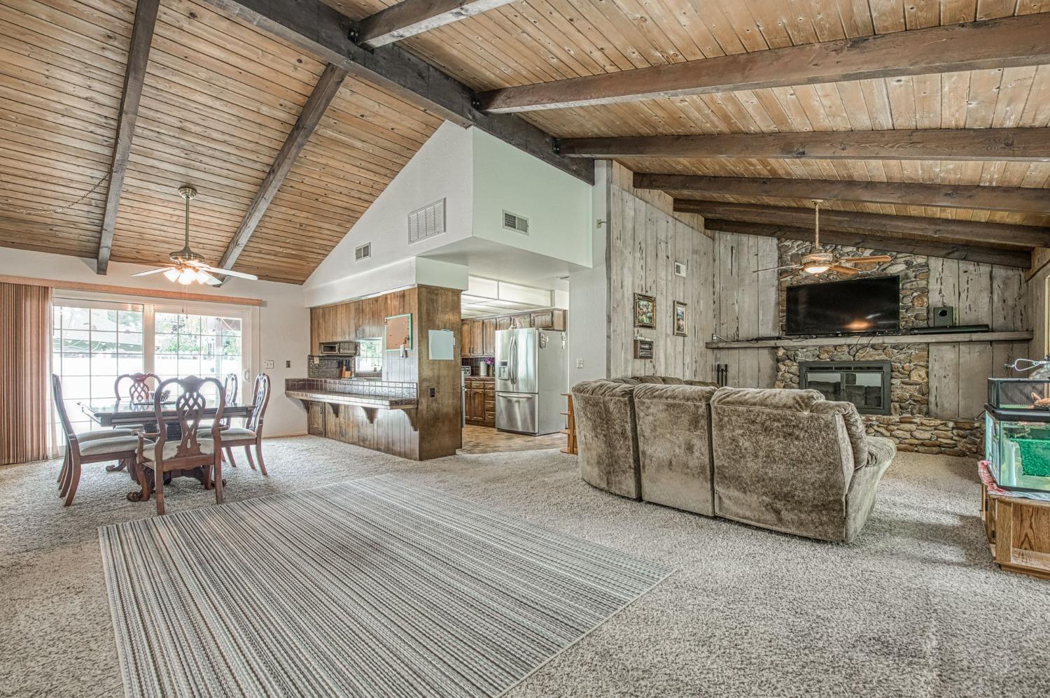 Sanger, California, 93657, United States, 4 Bedrooms Bedrooms, ,3 BathroomsBathrooms,Residential,For Sale,1897829