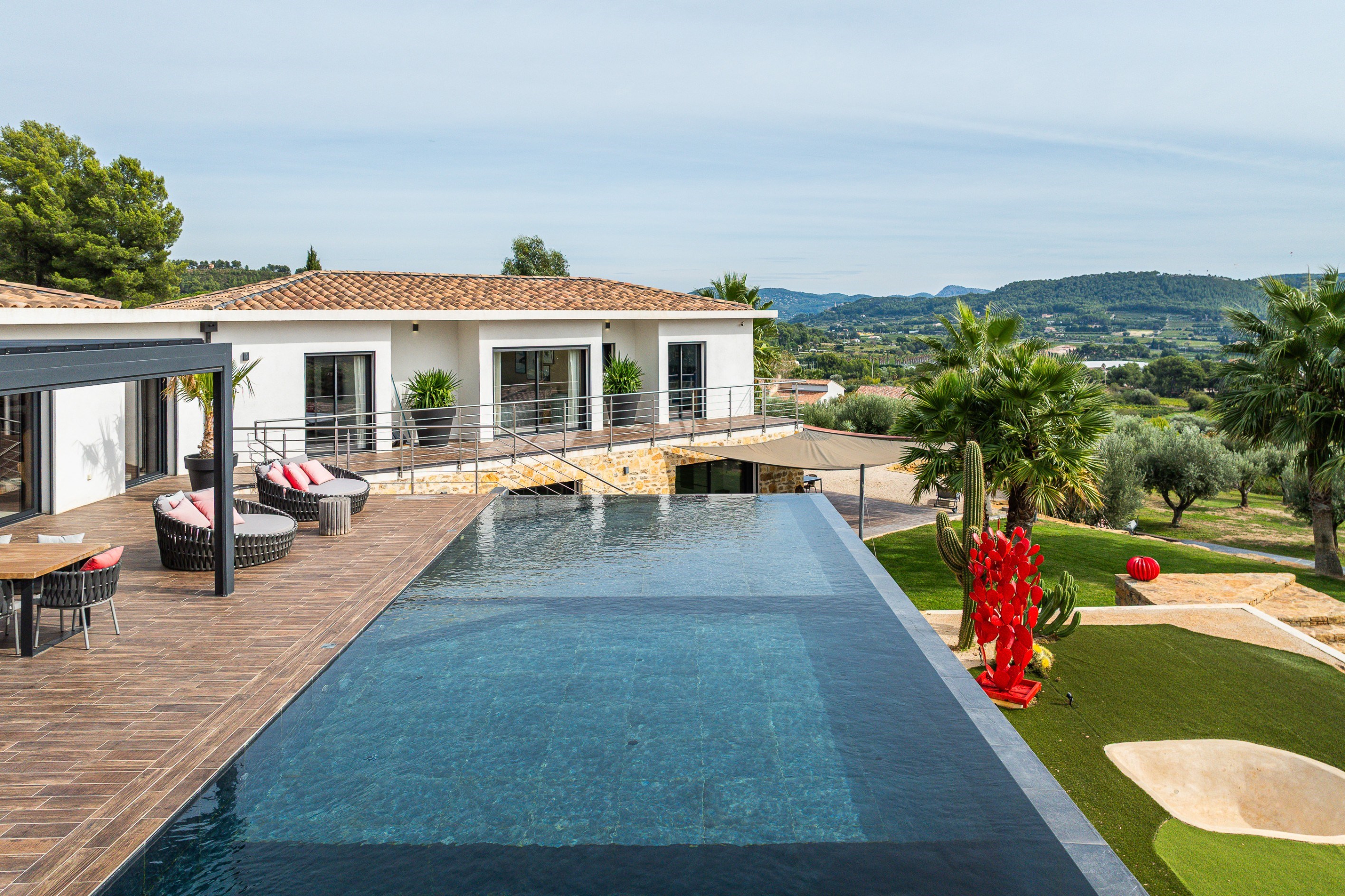  La Cadière-d’Azur – Contemporary Villa with Sea View, Infinity Pool and Mini Go… - 物件實景