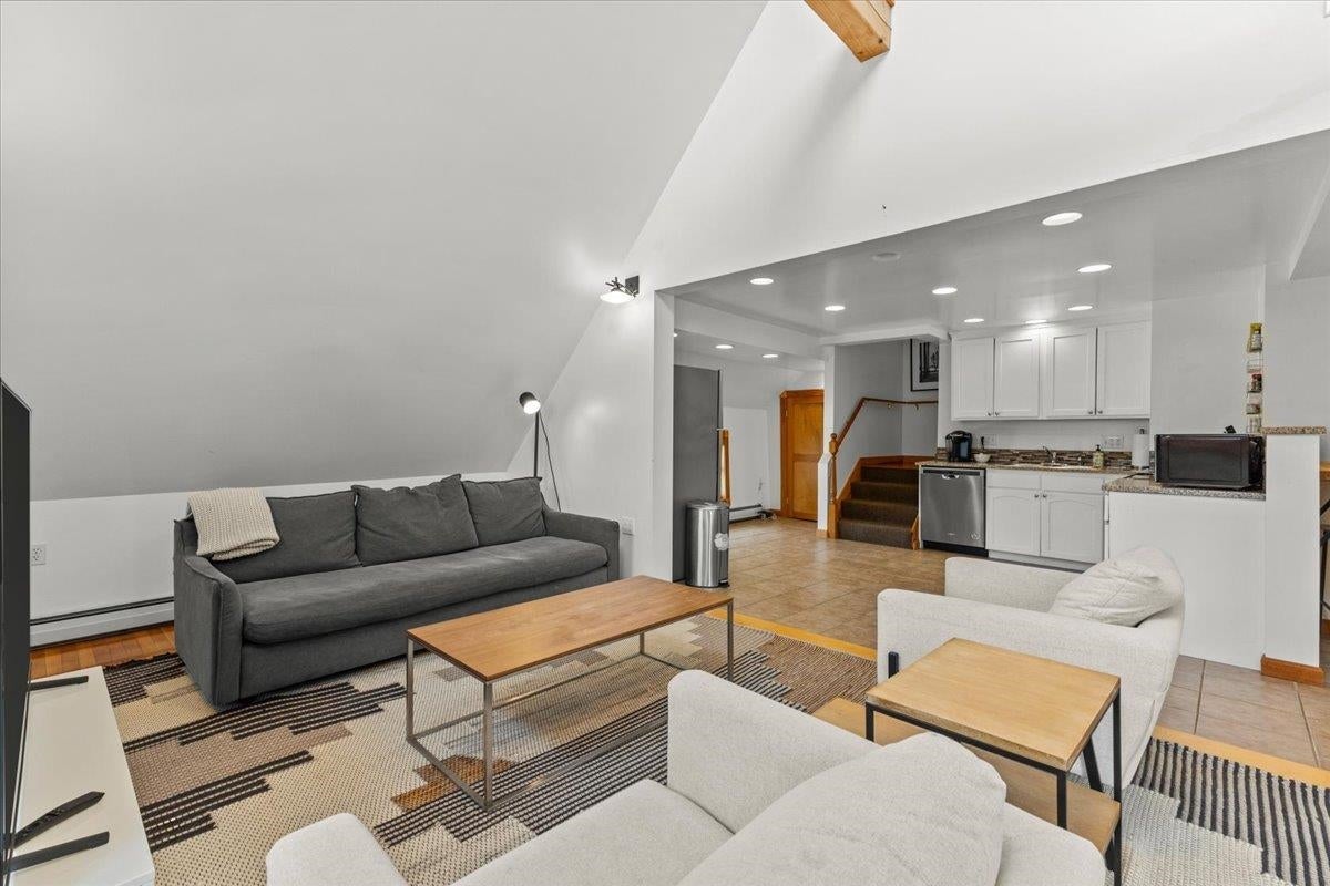 Stowe, Vermont, 05672, United States, 2 Bedrooms Bedrooms, ,1 BathroomBathrooms,Residential,For Sale,1746592