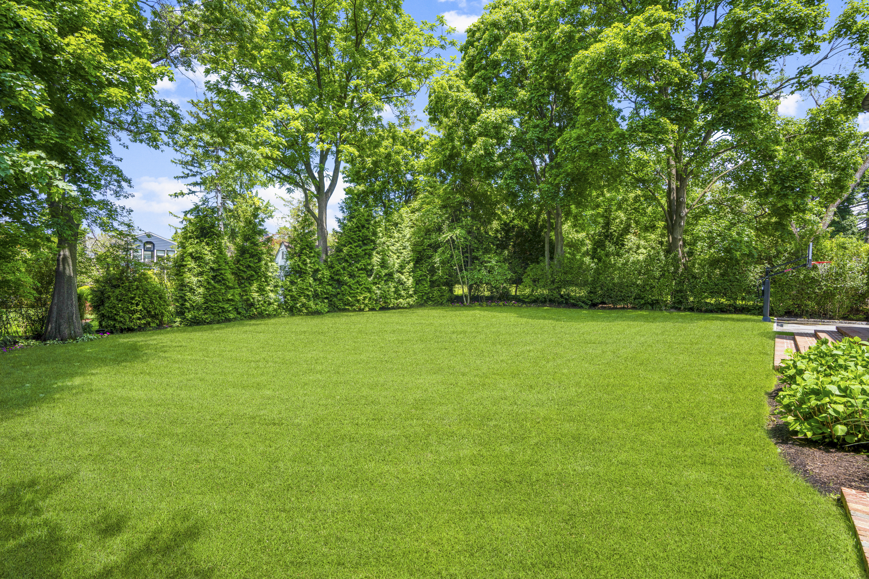  Distinquished Larchmont Manor Brick Colonial - 物件實景