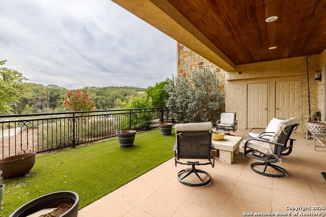 Kerrville, Texas, 78028, United States, 3 Bedrooms Bedrooms, ,5 BathroomsBathrooms,Residential,For Sale,2002540