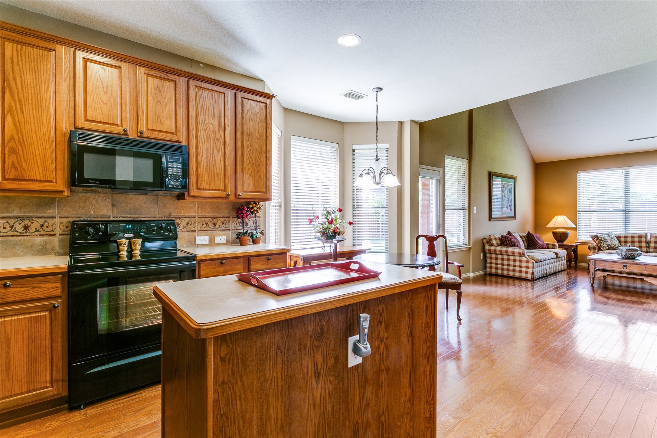 Corinth, Texas, 76208, United States, 4 Bedrooms Bedrooms, ,4 BathroomsBathrooms,Residential,For Sale,1839023