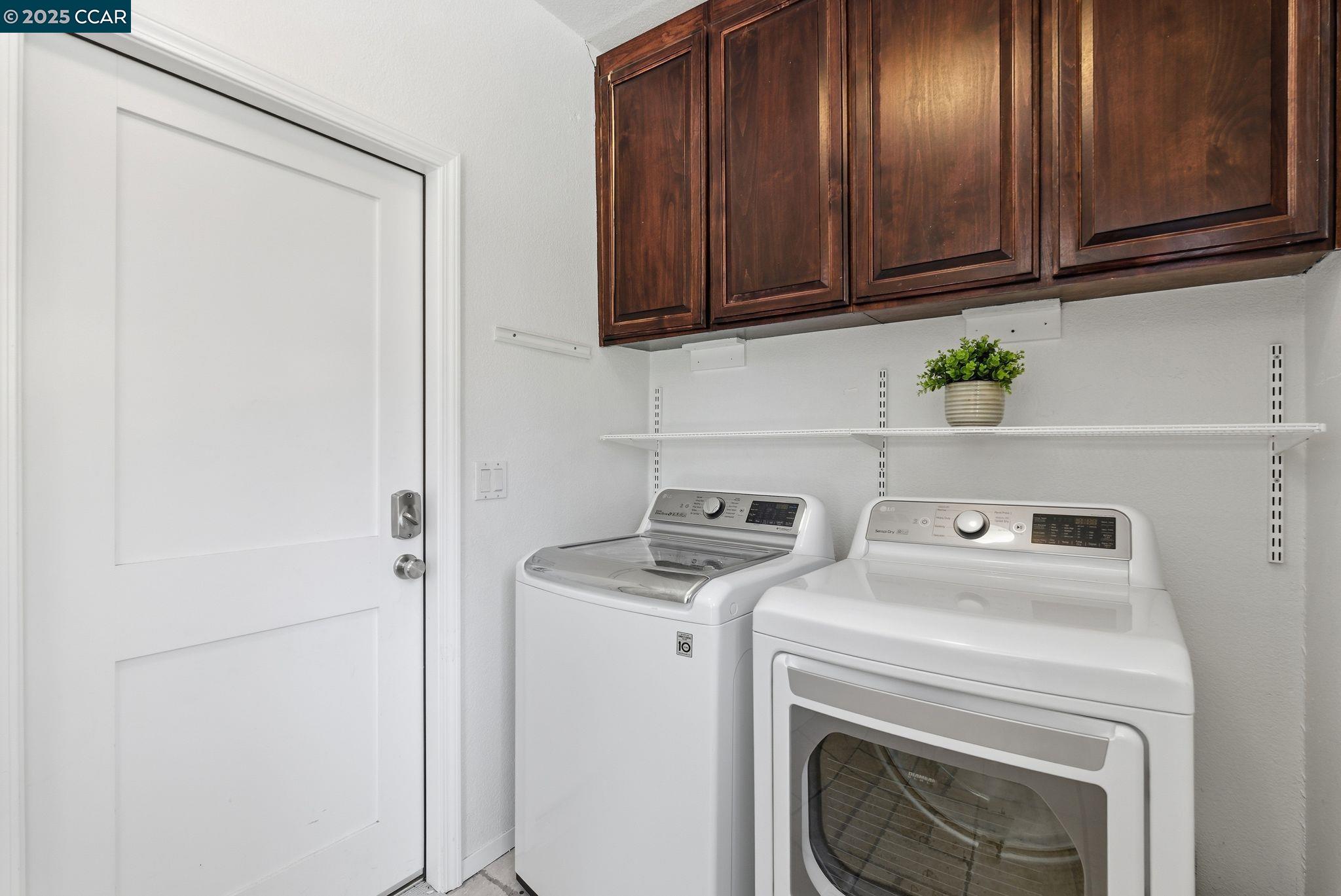 Danville, California, 94526, United States, 5 Bedrooms Bedrooms, ,3 BathroomsBathrooms,Residential,For Sale,1990920