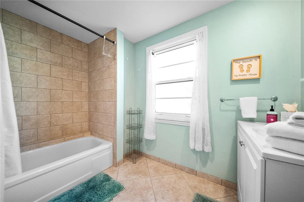 Sarasota, Florida, 34242, United States, 3 Bedrooms Bedrooms, ,2 BathroomsBathrooms,Residential,For Sale,1992857