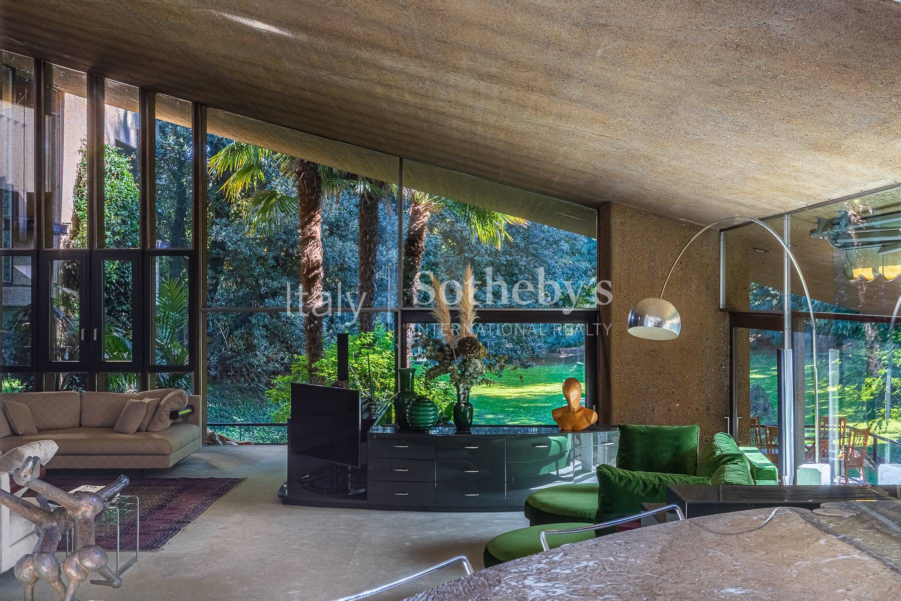  Designer villa surrounded by greenery - 物件實景