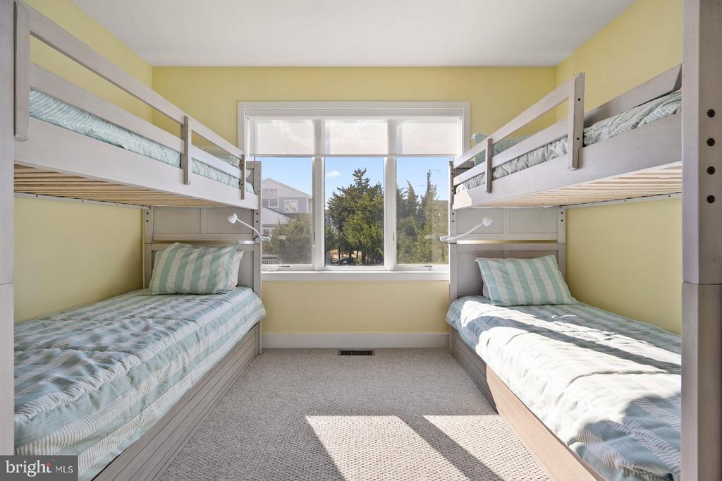 Milton, Delaware, 19968, United States, 5 Bedrooms Bedrooms, ,4 BathroomsBathrooms,Residential,For Sale,2000894