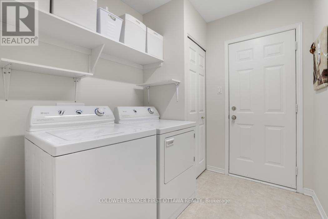 Ottawa, Ontario, K2S 1Z6, CA, 3 Bedrooms Bedrooms, ,3 BathroomsBathrooms,Residential,For Sale,1906768