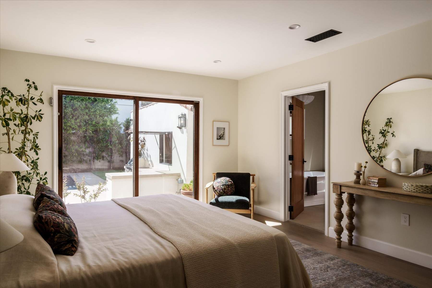  1545 N Benton Way - 物件實景