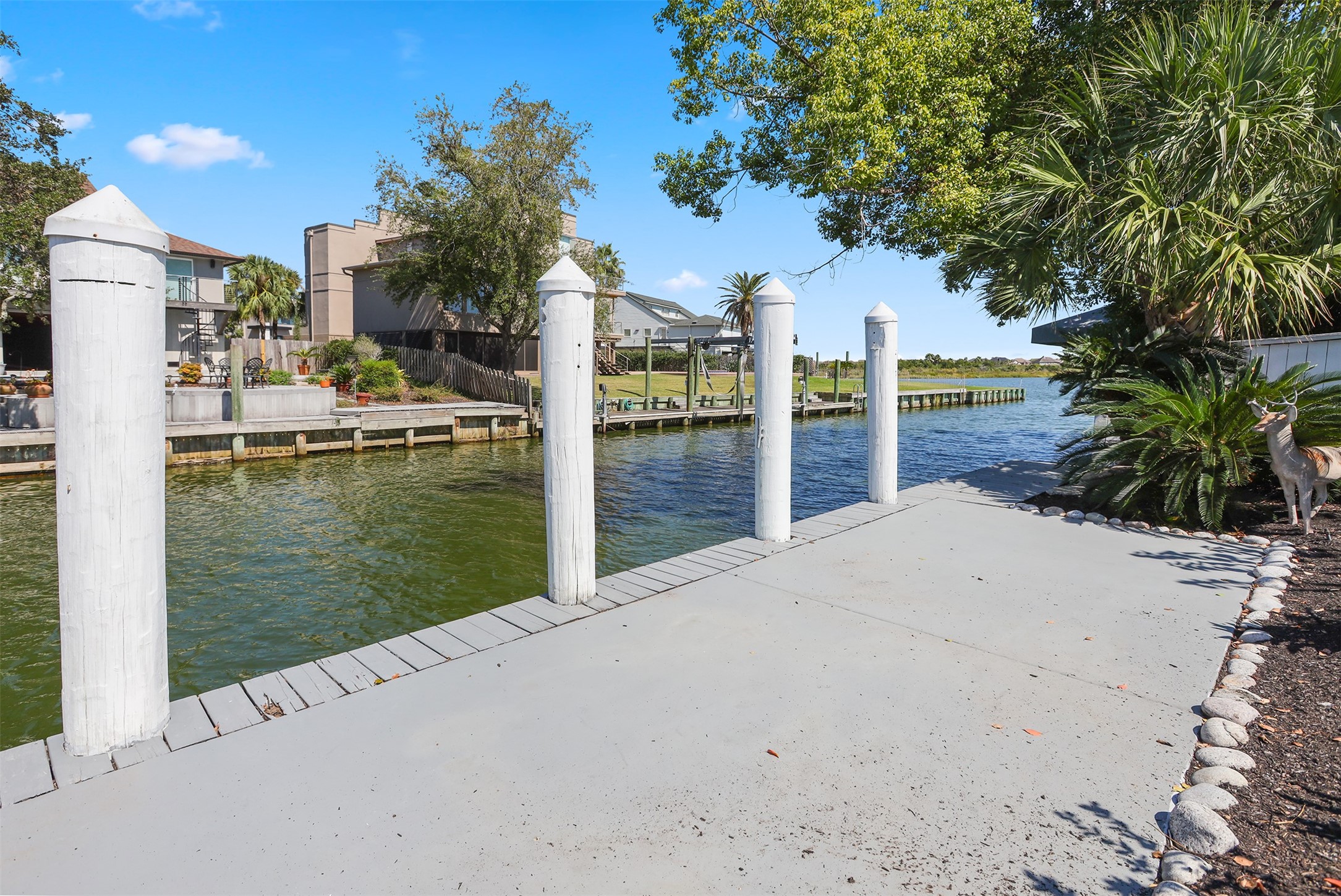 Nassau Bay, Texas, 77058, United States, 5 Bedrooms Bedrooms, ,5 BathroomsBathrooms,Residential,For Sale,1988330