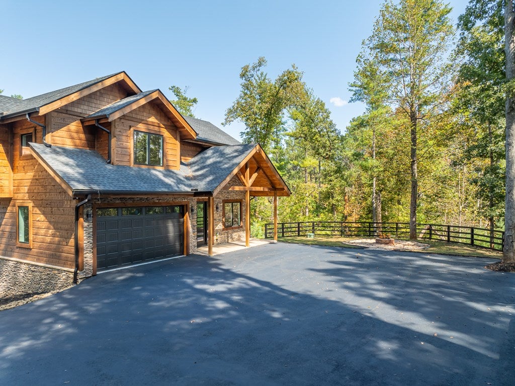 Ellijay, Georgia, 30540, United States, 4 Bedrooms Bedrooms, ,5 BathroomsBathrooms,Residential,For Sale,1858982