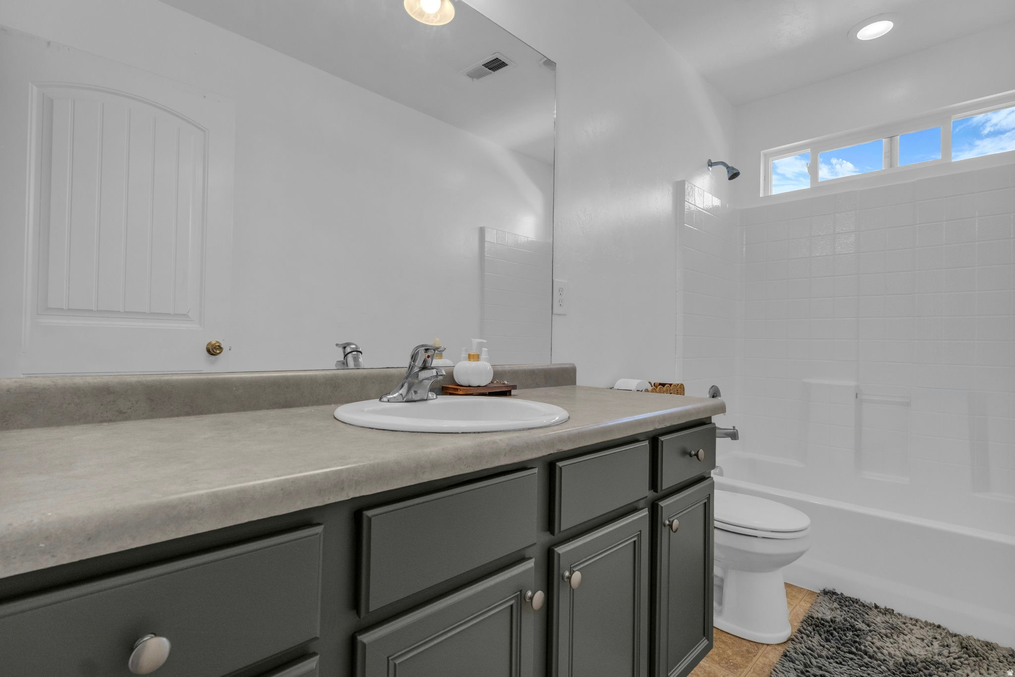 Stansbury Park, Utah, 84074, United States, 4 Bedrooms Bedrooms, ,3 BathroomsBathrooms,Residential,For Sale,1988196