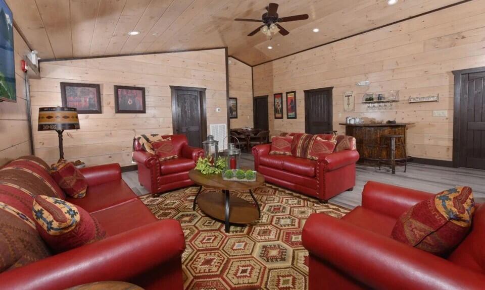 Sevierville, Tennessee, 37876, United States, 16 Bedrooms Bedrooms, ,17 BathroomsBathrooms,Residential,For Sale,1977076