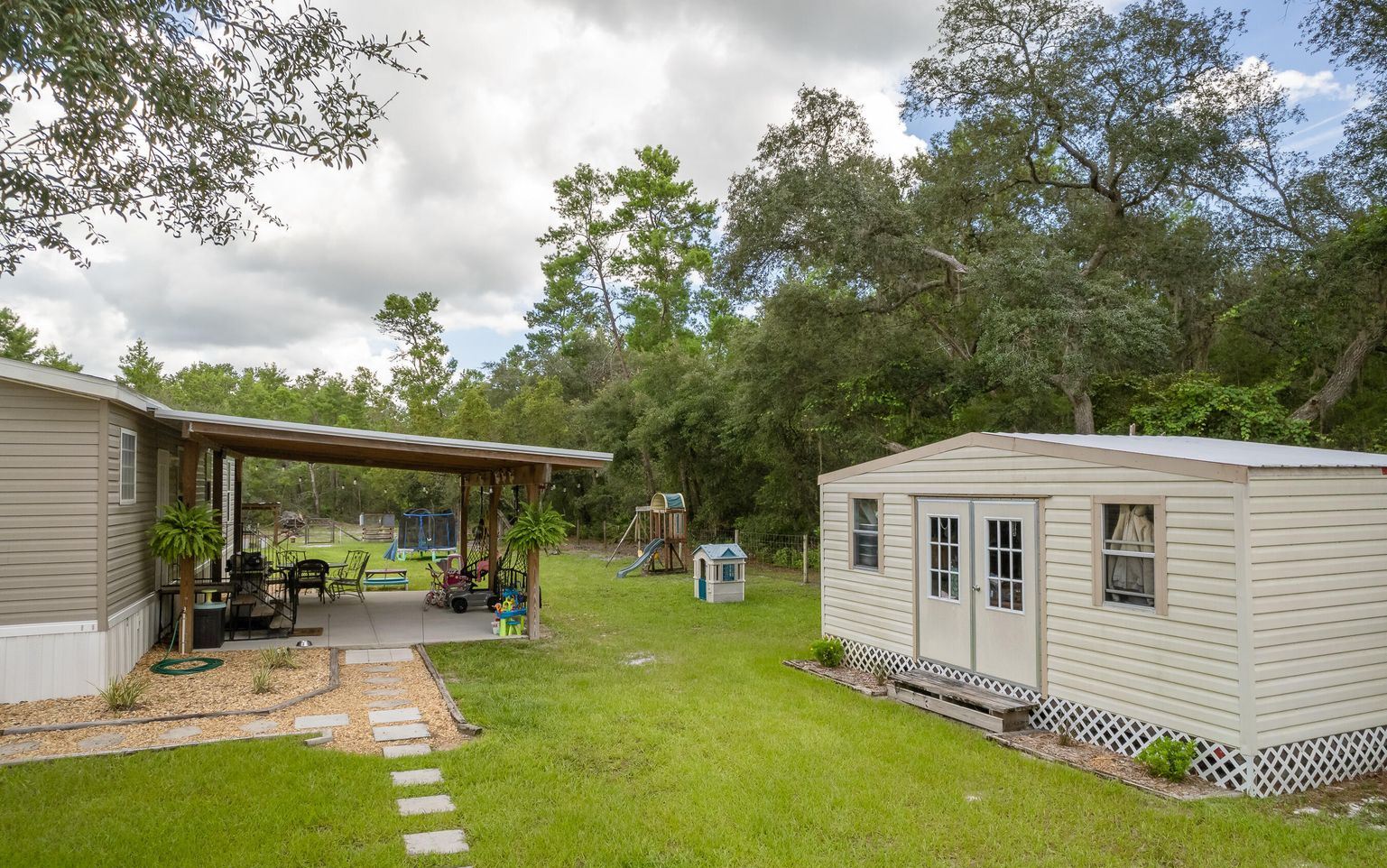 Palatka, Florida, 32177, United States, 4 Bedrooms Bedrooms, ,3 BathroomsBathrooms,Residential,For Sale,1898864