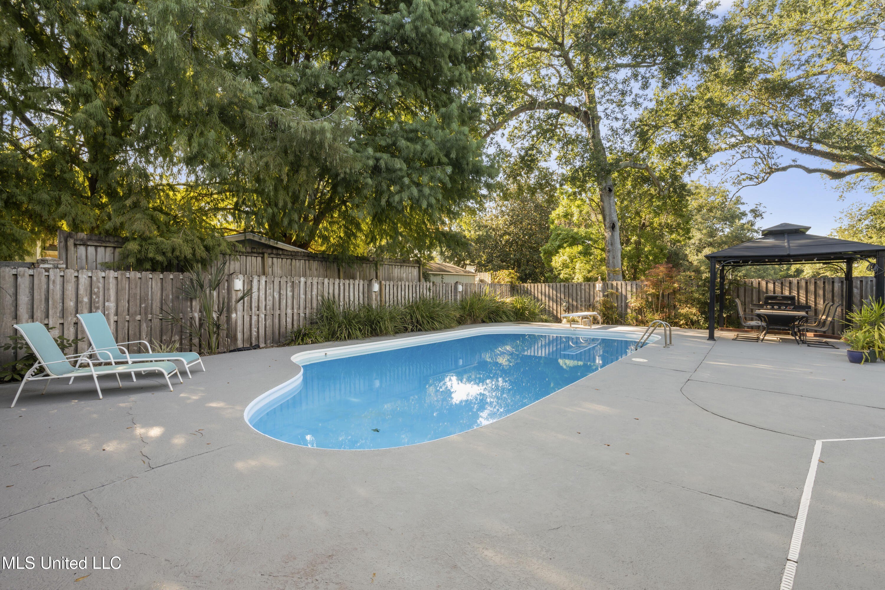 Gulfport, Mississippi, 39507, United States, 4 Bedrooms Bedrooms, ,4 BathroomsBathrooms,Residential,For Sale,1974539