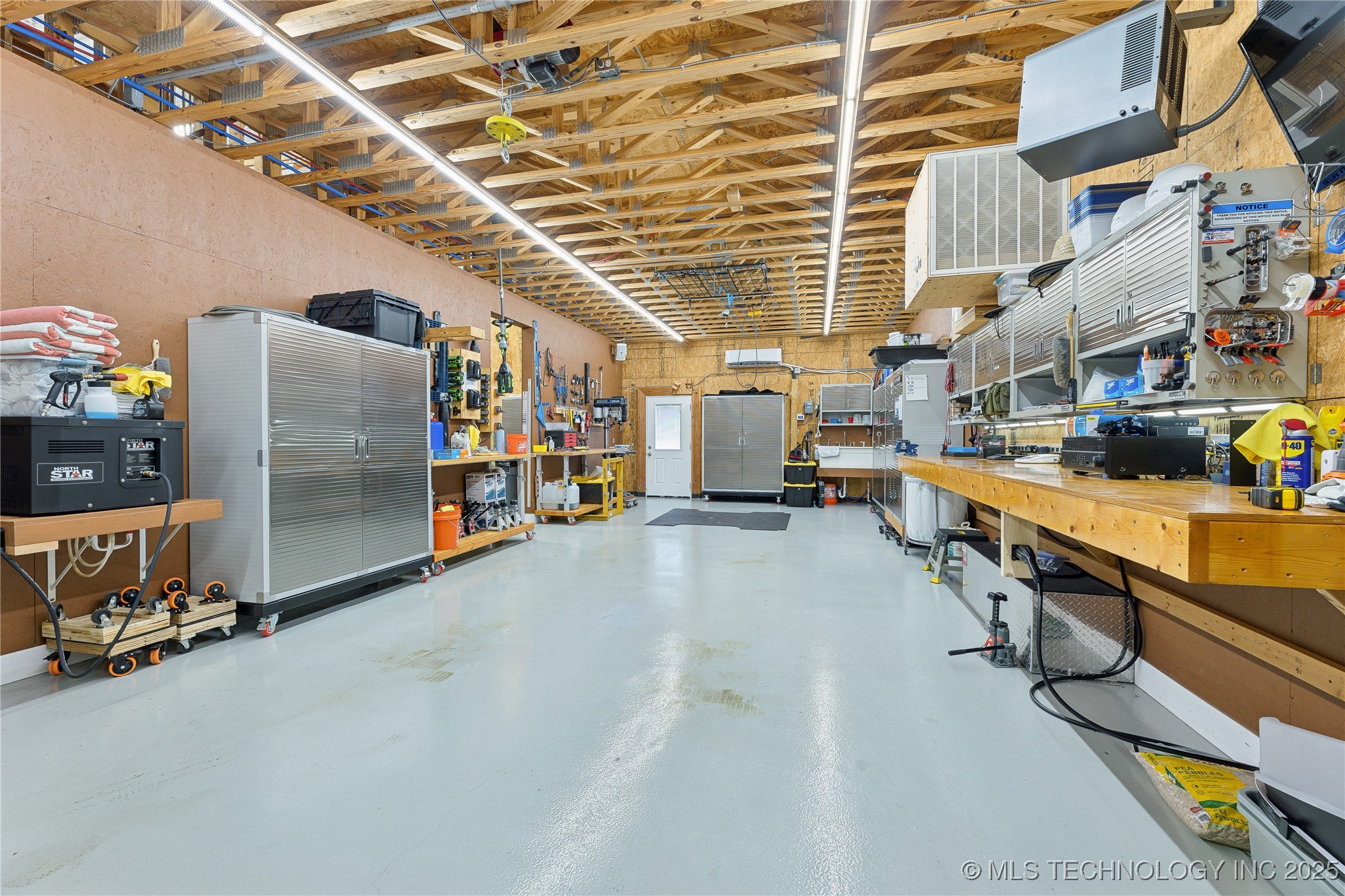 Glenpool, Oklahoma, 74033, United States, 2 Bedrooms Bedrooms, ,2 BathroomsBathrooms,Residential,For Sale,1991675