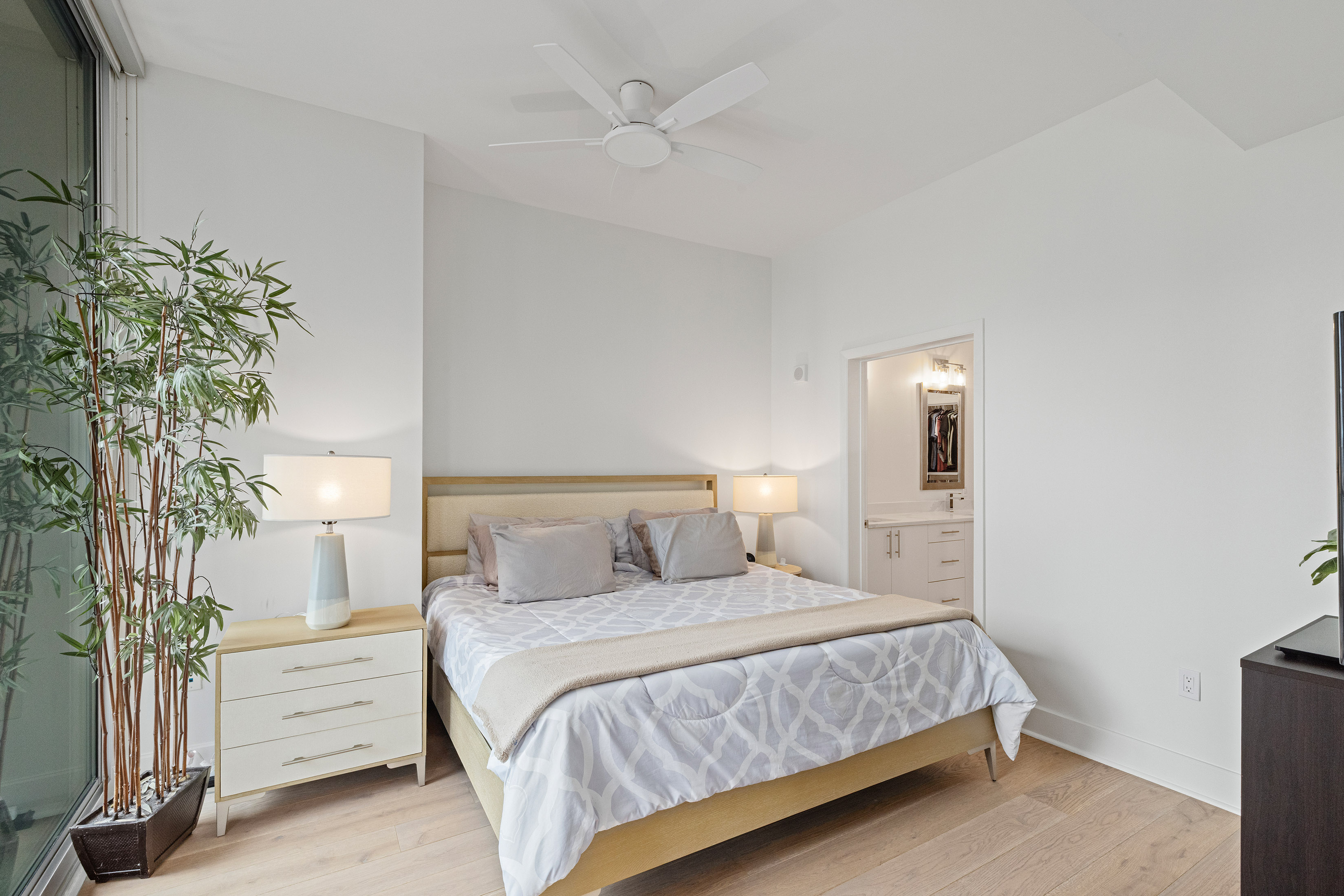  Exceptional Condo Offer Offers an Array of Amenities in a Prime Location - 物件實景