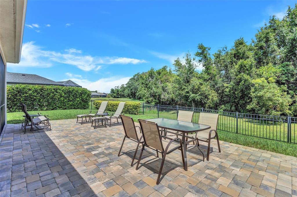 Bradenton, Florida, 34212, United States, 2 Bedrooms Bedrooms, ,2 BathroomsBathrooms,Residential,For Sale,1891618