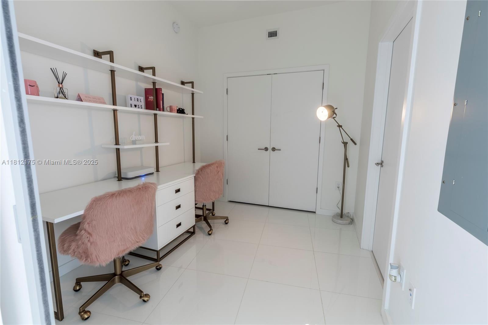 Miami, Florida, 33132, United States, 1 Bedroom Bedrooms, ,2 BathroomsBathrooms,Residential,For Sale,1837244