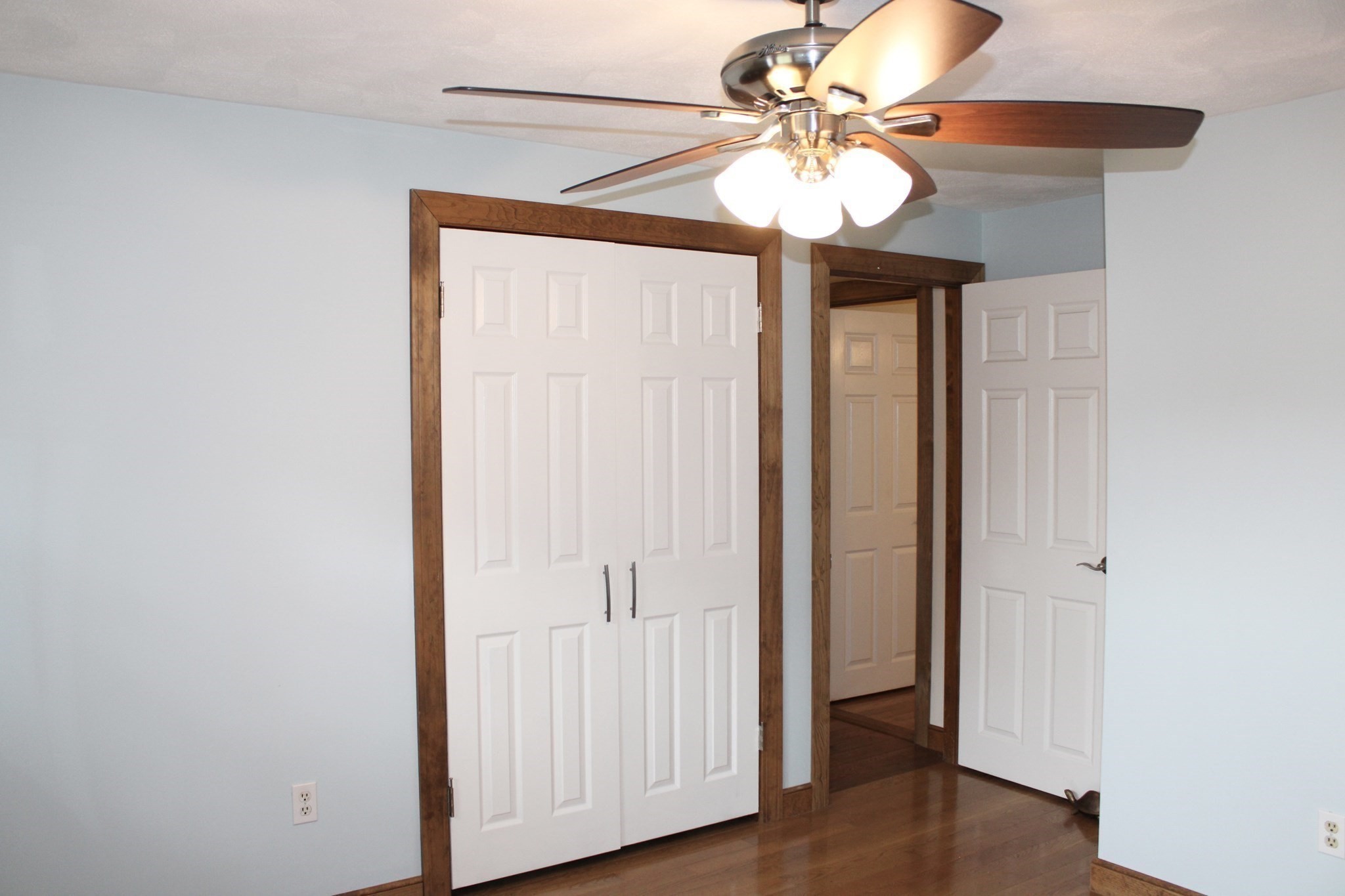 Woburn, Massachusetts, 01801, United States, 4 Bedrooms Bedrooms, ,2 BathroomsBathrooms,Residential,For Sale,1979204