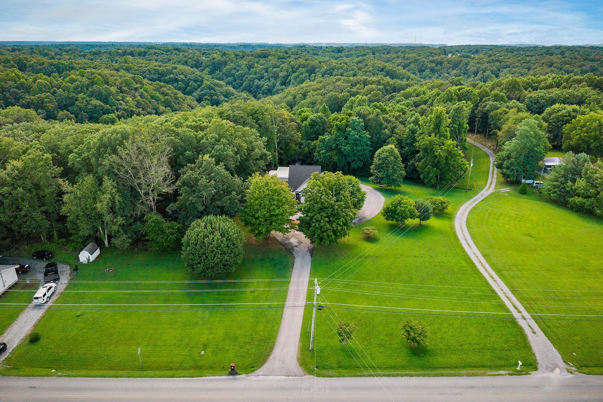 Smithville, Tennessee, 37166, United States, 1 Bedroom Bedrooms, ,4 BathroomsBathrooms,Residential,For Sale,2006606