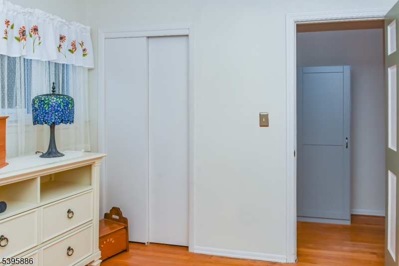 Mount Olive Twp., New Jersey, 07836, United States, 4 Bedrooms Bedrooms, ,2 BathroomsBathrooms,Residential,For Sale,1987785