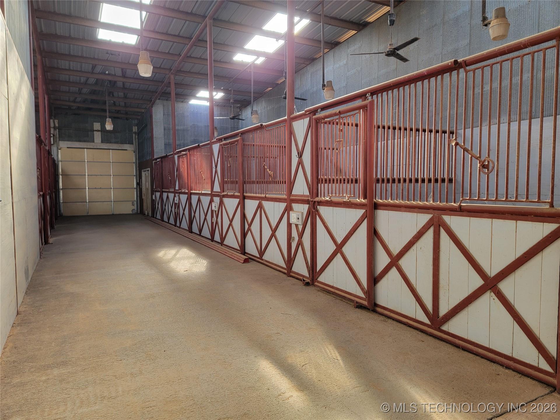 Sallisaw, Oklahoma, 74955, United States, 6 Bedrooms Bedrooms, ,4 BathroomsBathrooms,Residential,For Sale,2009244