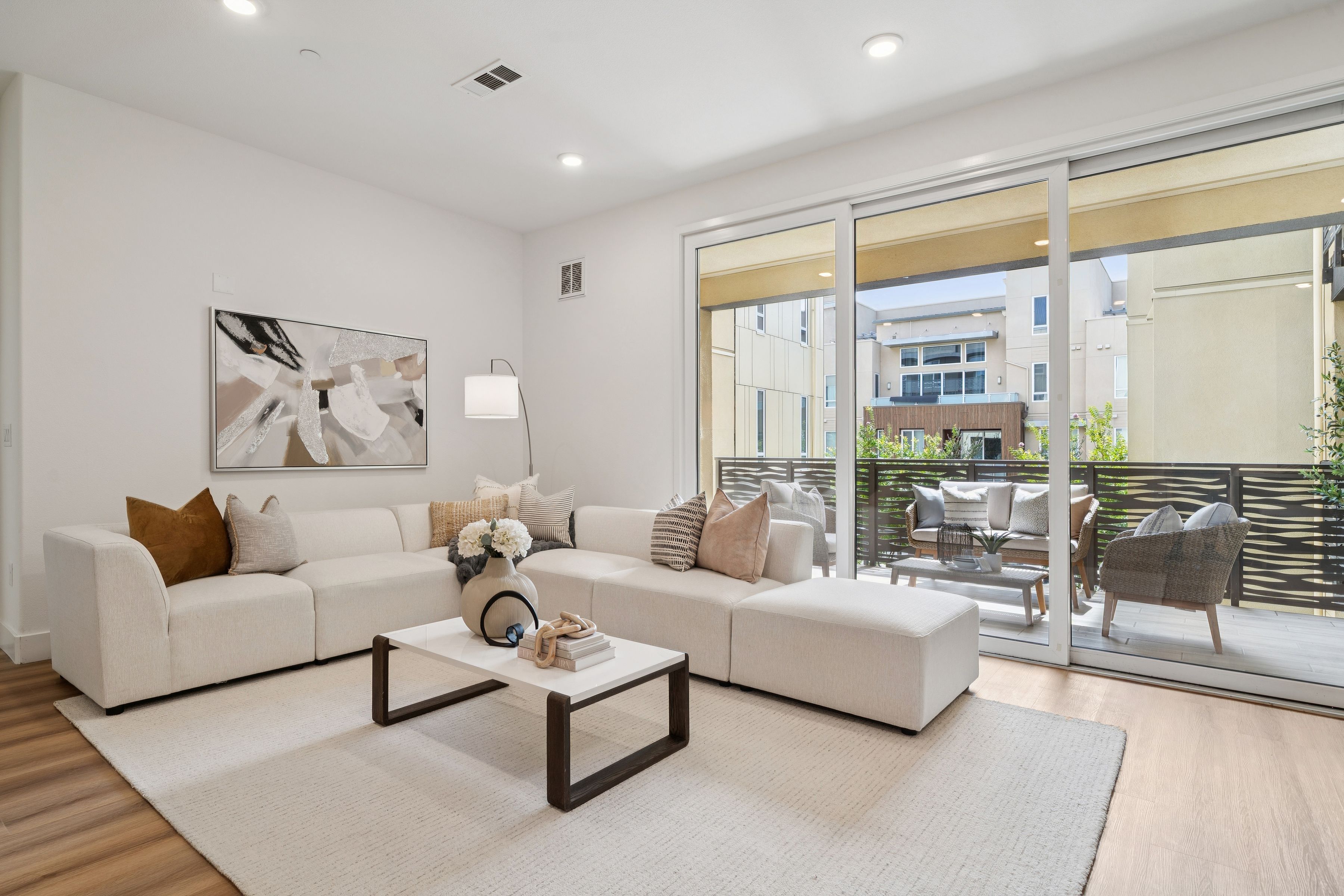  Luxury Light-Filled Metro Crossing Condo - 物件實景