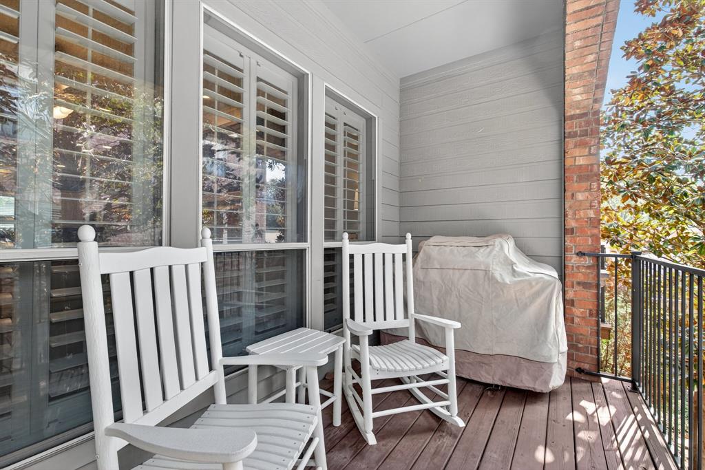 Dallas, Texas, 75219, United States, 2 Bedrooms Bedrooms, ,3 BathroomsBathrooms,Residential,For Sale,1996235