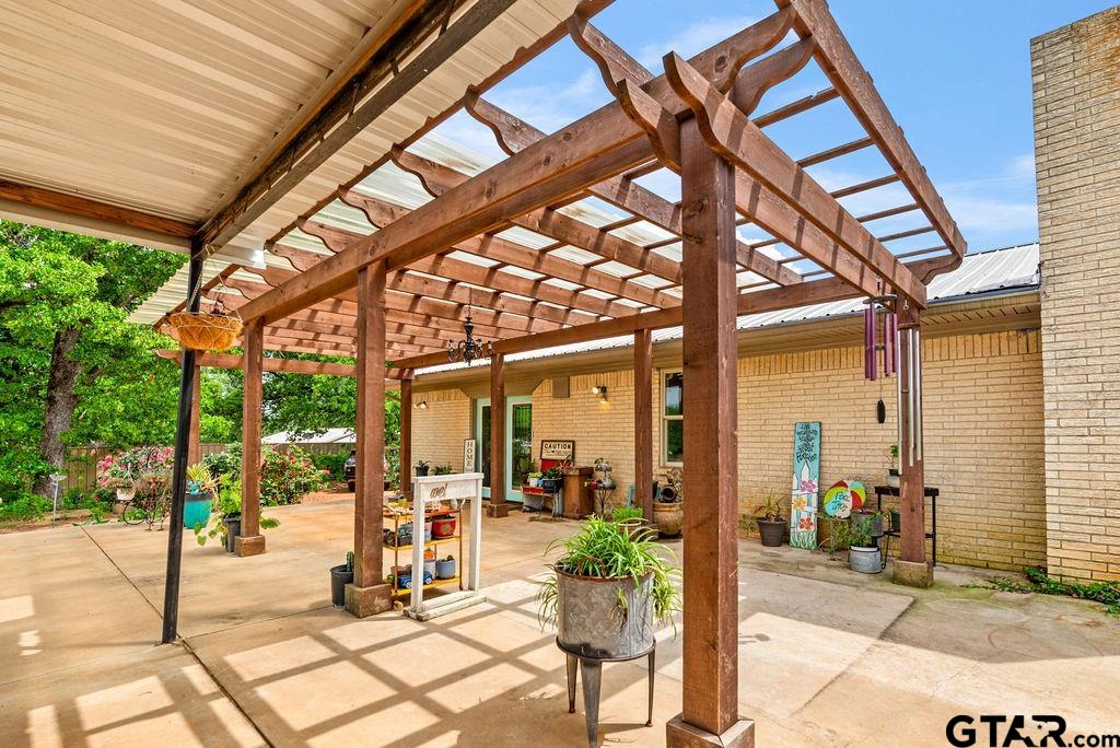 Mineola, Texas, 75773, United States, 4 Bedrooms Bedrooms, ,3 BathroomsBathrooms,Residential,For Sale,1961567