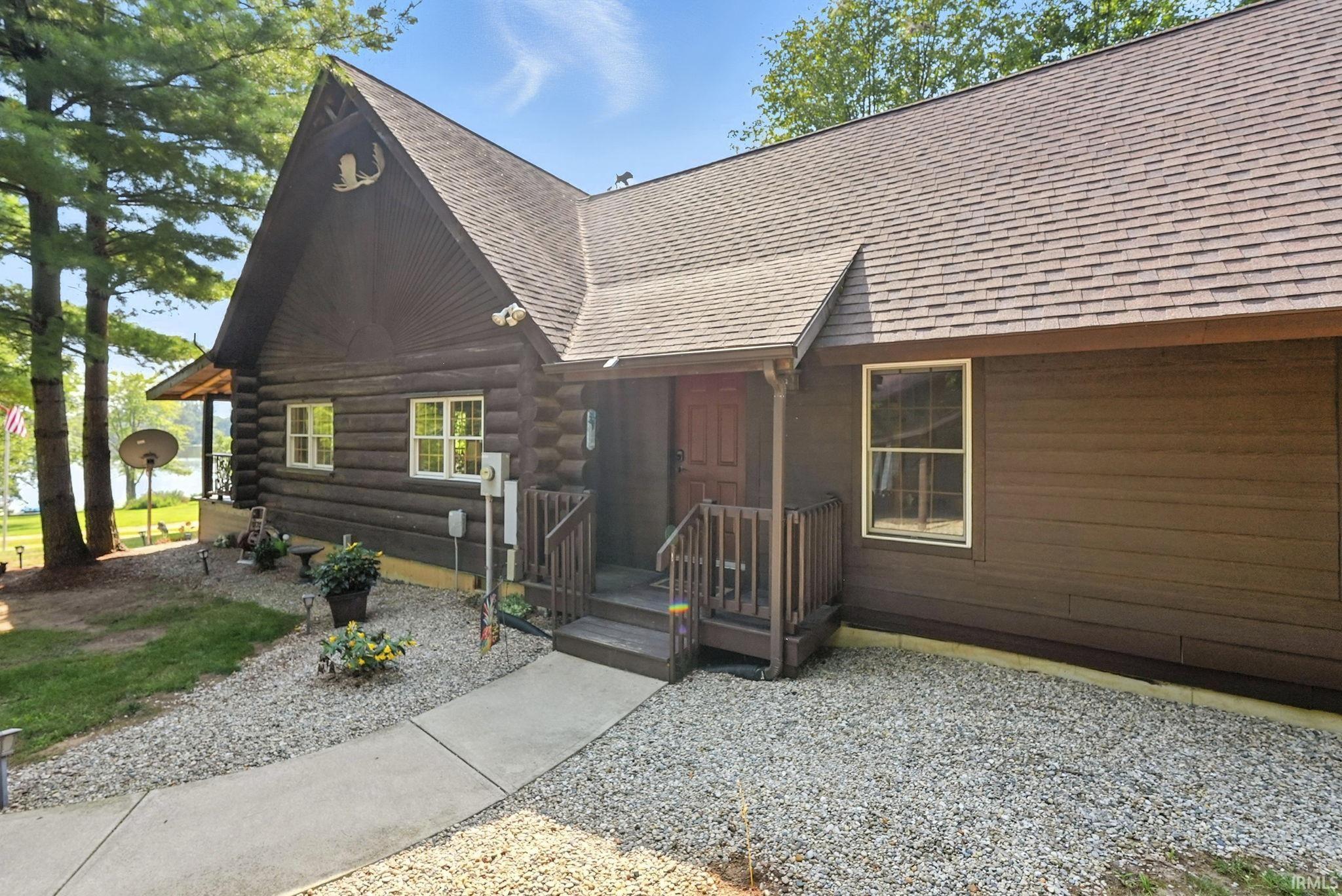 Kimmell, Indiana, 46760, United States, 2 Bedrooms Bedrooms, ,3 BathroomsBathrooms,Residential,For Sale,1928188