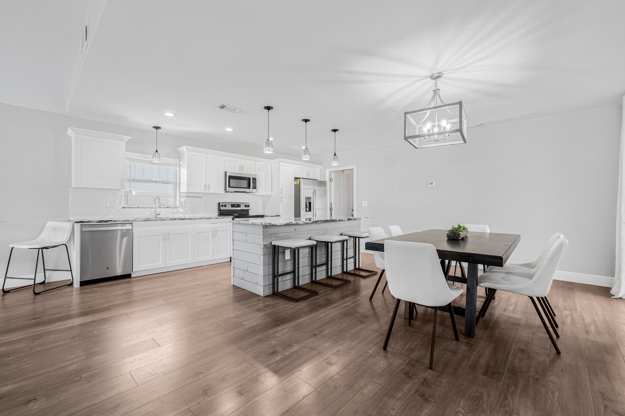 Tampa, Florida, 33615, United States, 3 Bedrooms Bedrooms, ,2 BathroomsBathrooms,Residential,For Sale,1942959