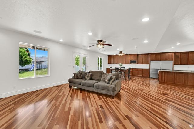 Syracuse, Utah, 84075, United States, 4 Bedrooms Bedrooms, ,3 BathroomsBathrooms,Residential,For Sale,2048883