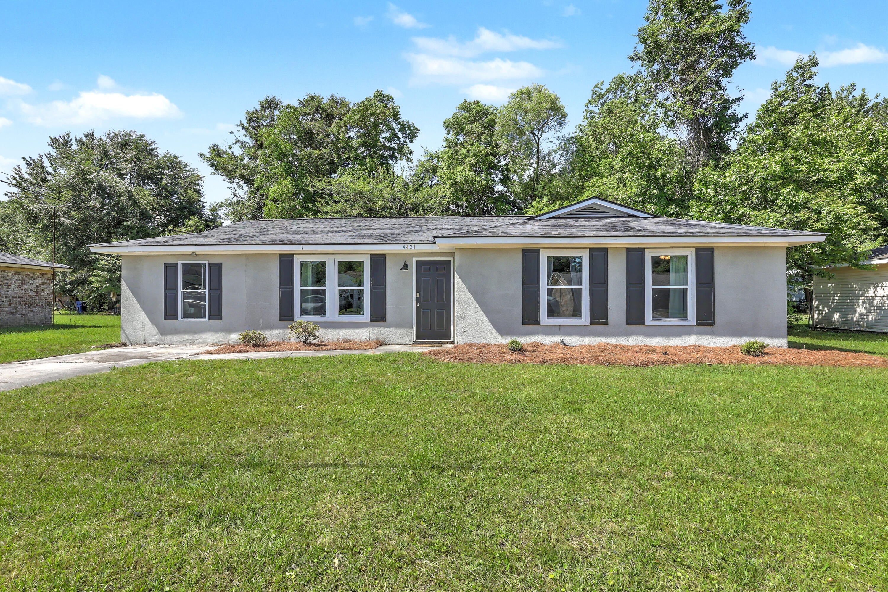 Jenwood St, Ladson, SC 29456